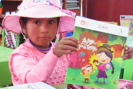 School children in Huancavelica excited by the story “The Powerful Potatoes”